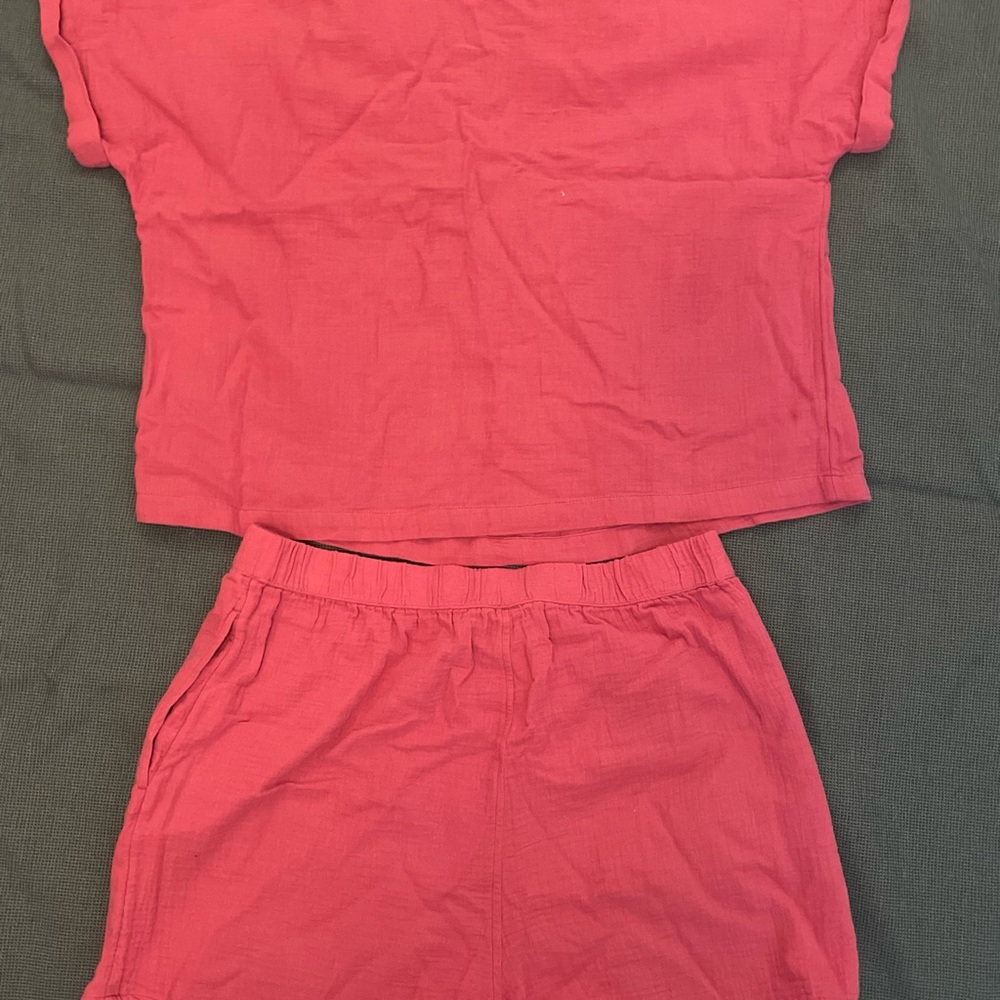 Universal Threads V- neck Top/Shorts Set - Picture 6 of 9